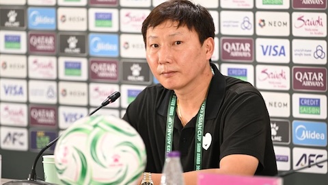 HLV Kim Sang Sik: ‘Chúng tôi rất buồn khi không thể giành vé vào chung kết!’